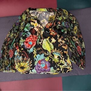 New With Tags NWT Figue Floral 100% Silk Top Size S Small